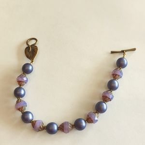 Beautiful purple pearl and beaded bracelet